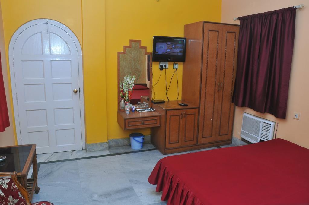 New Hotel White Palace Kolkata Room photo